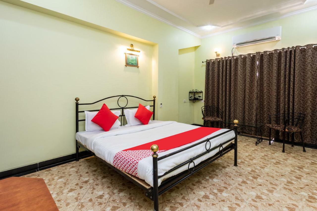 Oyo 38142 Girdhar Mahal