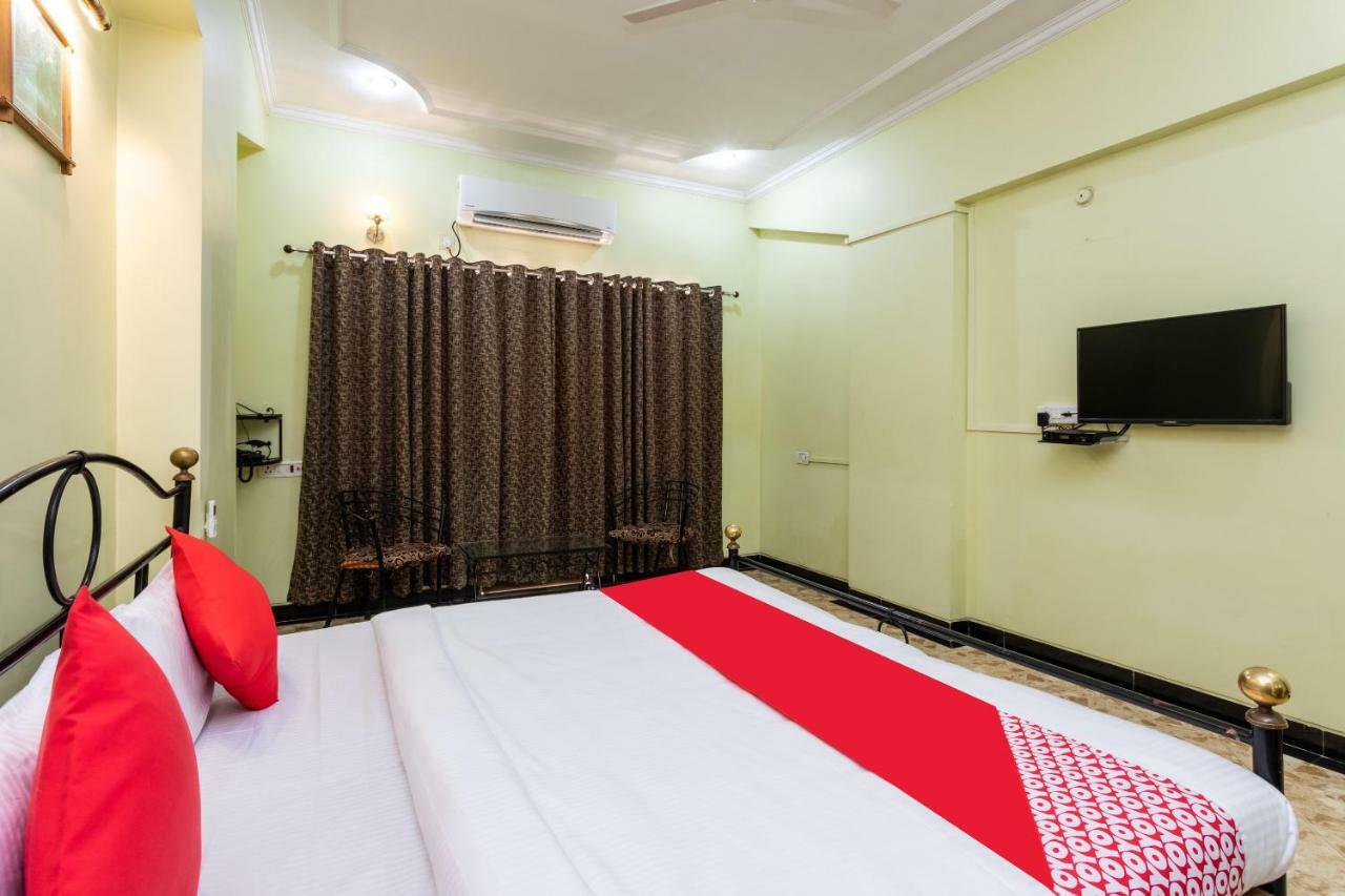 Oyo 38142 Girdhar Mahal 3* Indore
